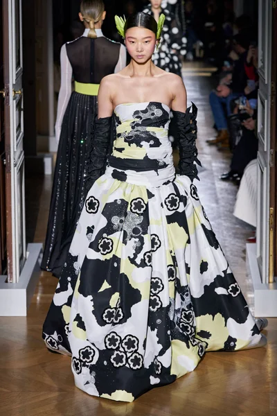 Look 48